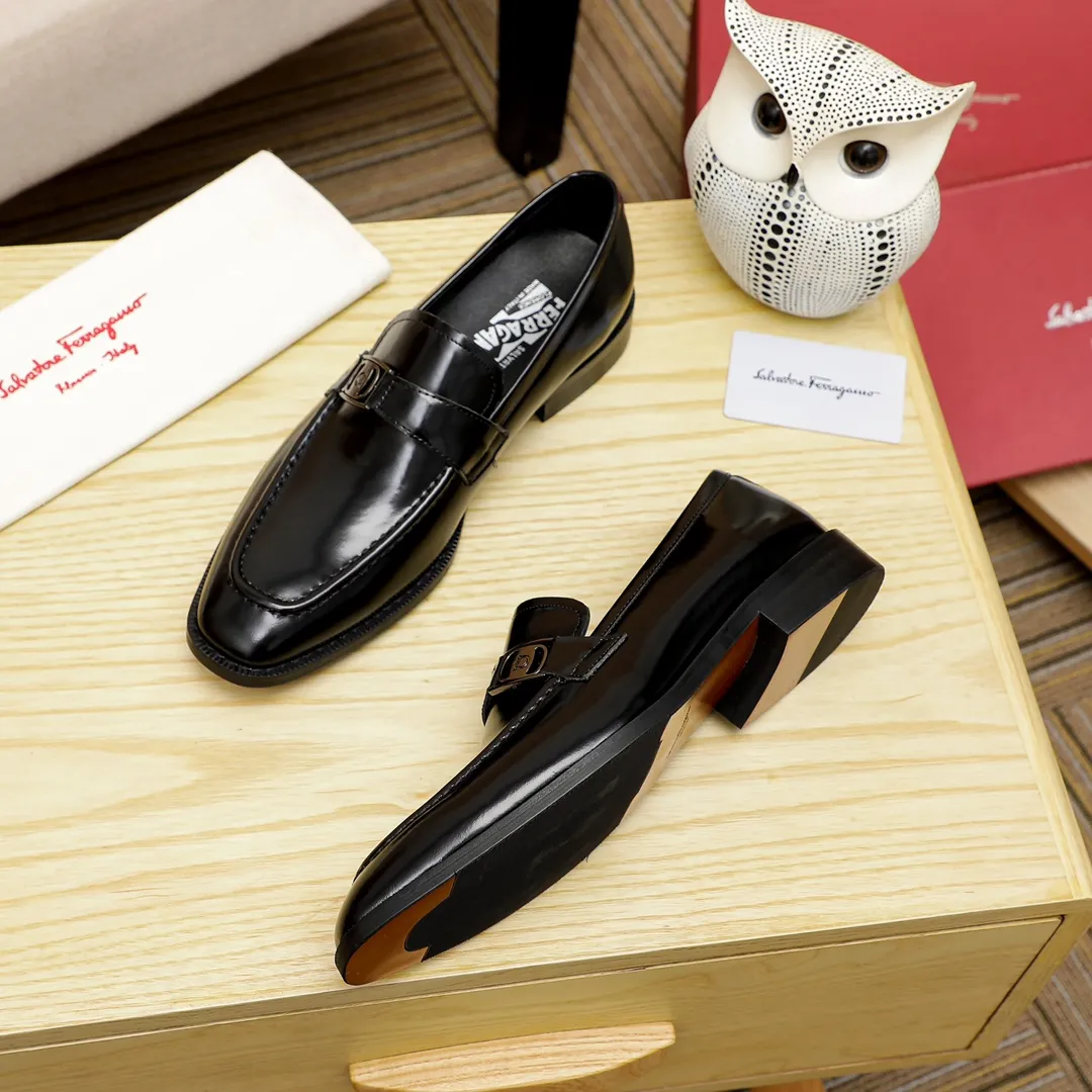 Factory price 420 🔥Ferragamo's new men's casual slip-on shoes🇨🇳Official website original 1:1 mold opening, original quality💯Fine workmanship, high-end luxury☘The upper is made of imported Italian first-layer cowhide🌴🐑leather lining🍓Rubber wear-resistant and non-slip outsole, breathable and comfortable to wear🍍The first choice for high-end men🍉Black, size 38-45